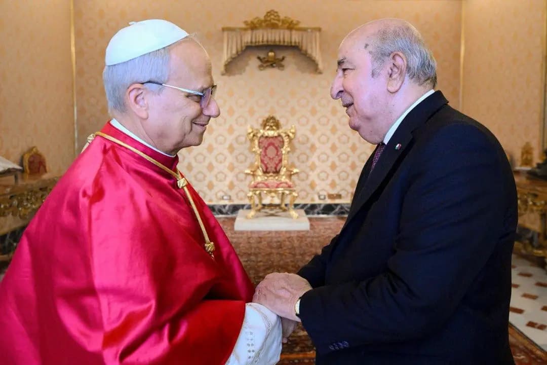 Le président de la République reçoit les vœux de Sa Sainteté le pape du Vatican Léon XIV