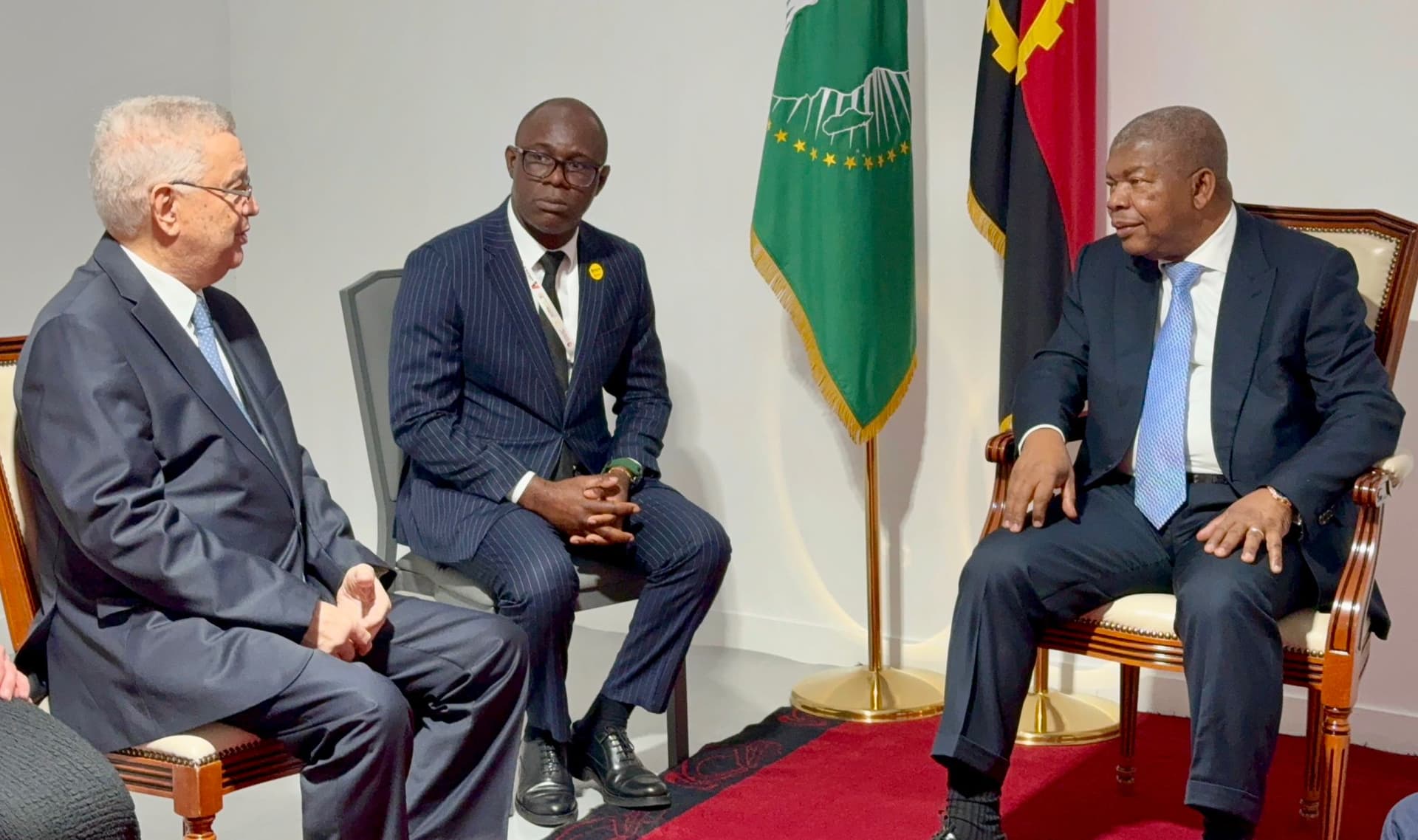 Nasri reçu à Luanda par le président angolais