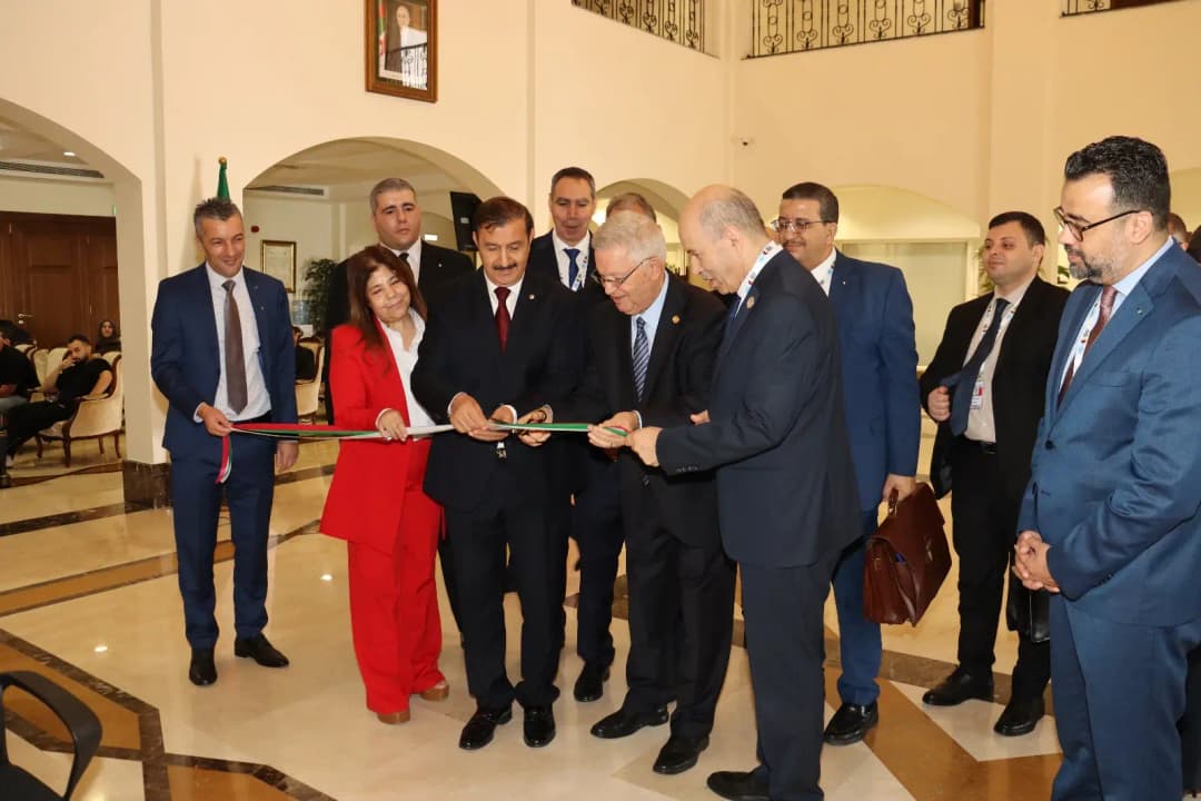 Le président du Conseil de la nation inaugure la section consulaire de l'ambassade d'Algérie à Doha