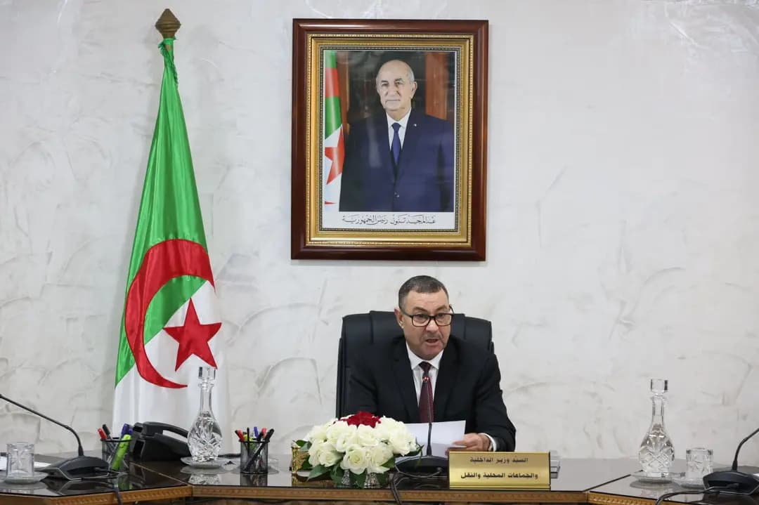 Sayoud procède à l'installation des membres de la commission nationale de prévention et de lutte 