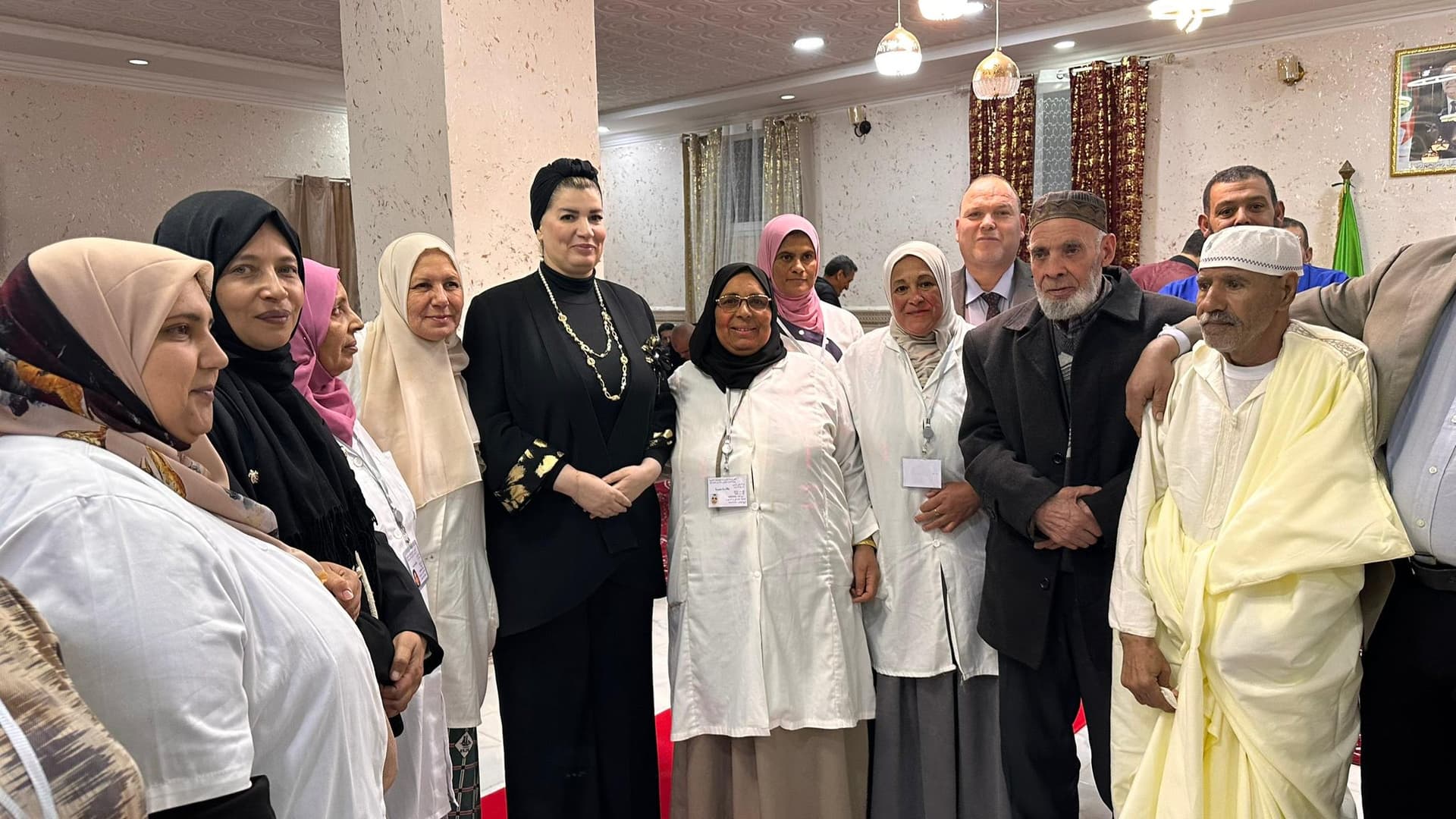 Mouloudji partage un iftar collectif avec des personnes âgées à Souk Ahras
