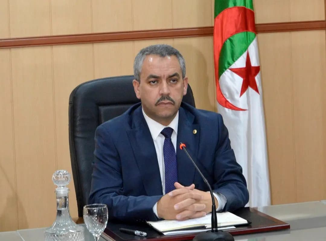 Prévention de la consommation de drogue en milieu scolaire : création d'un numéro vert 