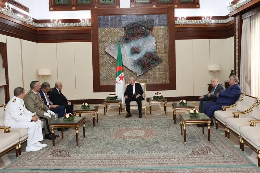 Le président de la République reçoit le ministre tunisien de la Défense