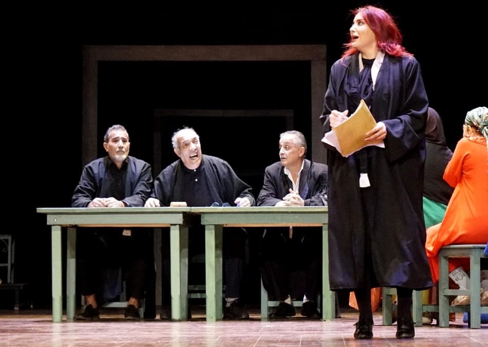 Entrée en lice à Alger de la comédie satirique "Djanazet Ayoub" du TNA