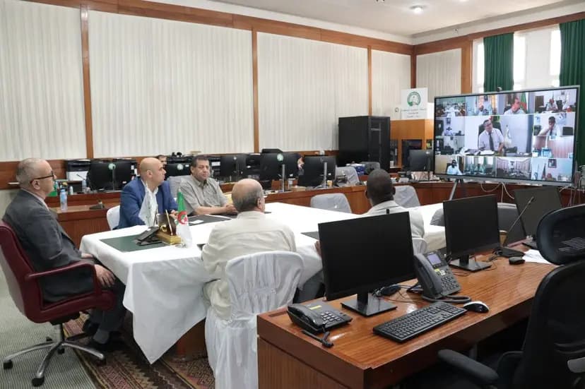 Khelfane suit le déroulement de la deuxième journée de l'opération de vote au niveau des bureaux itinérants