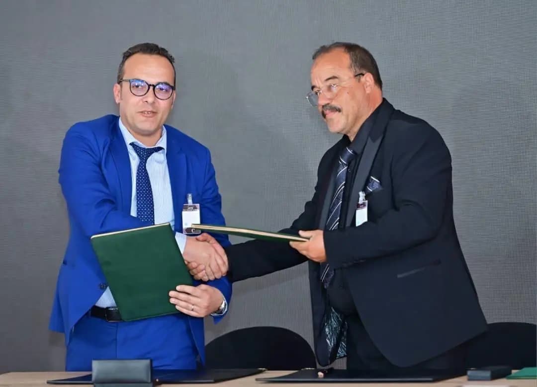 Le Premier ministre préside à Batna la cérémonie de signature d'accords de coopération visant à renforcer le partenariat industriel