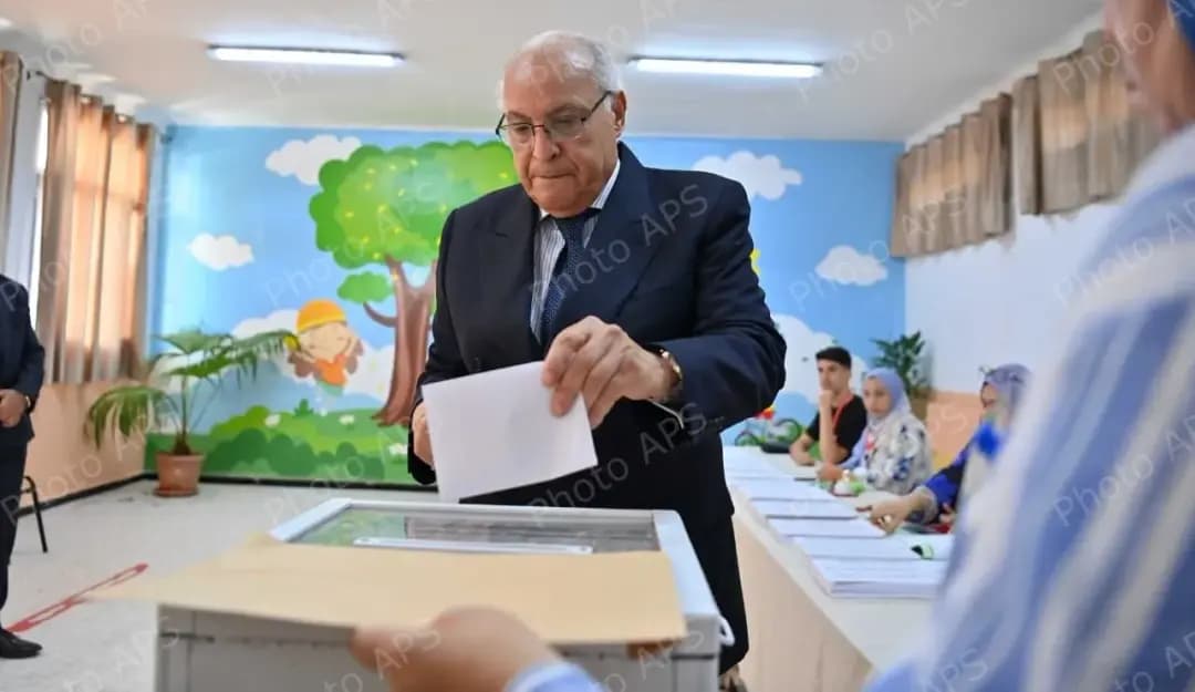 Le ministre des Affaires étrangères accomplit son devoir électoral