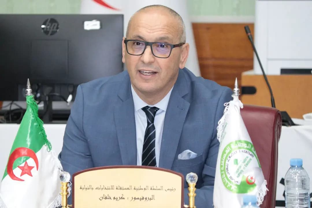 M. Khelfane préside une réunion de coordination avec les chefs des centres diplomatiques et consulaires à l'étranger