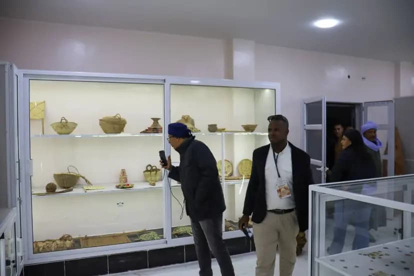 Des diplomates affichent leur admiration de la beauté de l’Oasis rouge