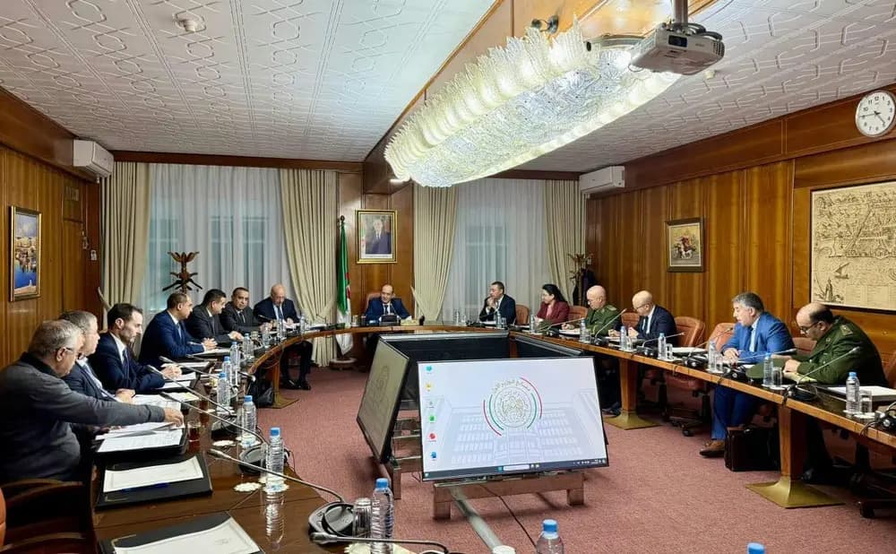 Le Premier ministre préside l'installation du dispositif de veille chargé du suivi de l'approvisionnement du marché national en produits de large consommation