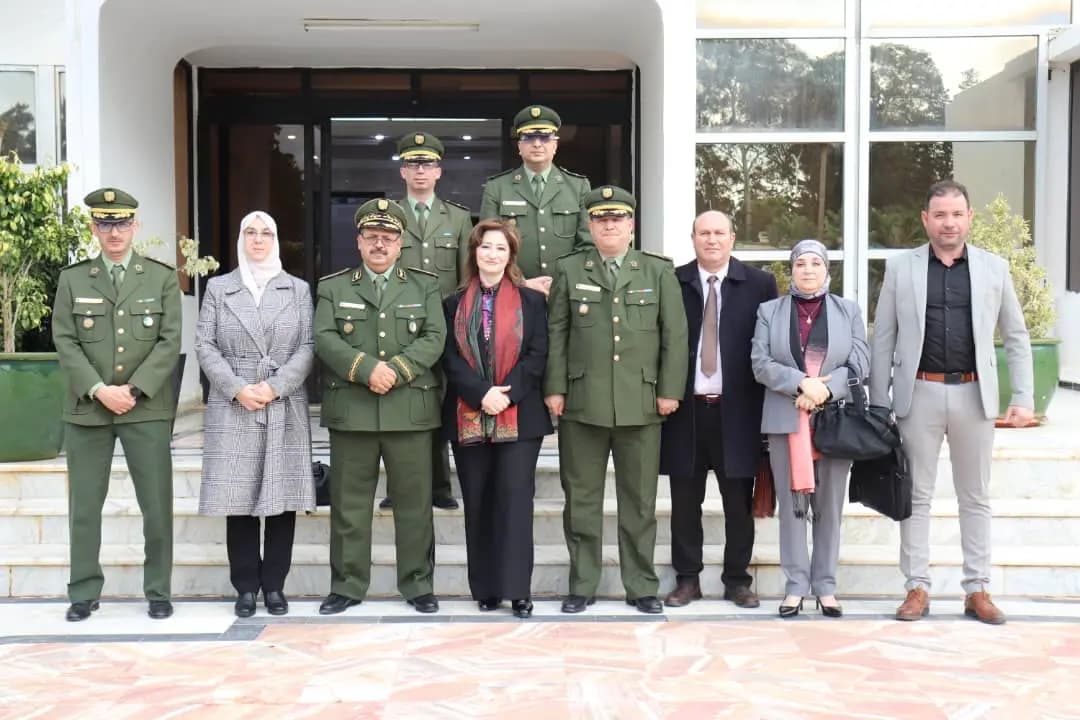 Cherfi visite le service de lutte contre les crimes cybernétiques au Commandement de la Gendarmerie
