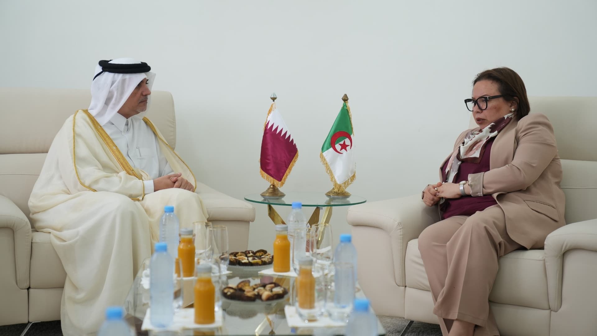 Arhab reçoit l'ambassadeur de l'Etat du Qatar en Algérie