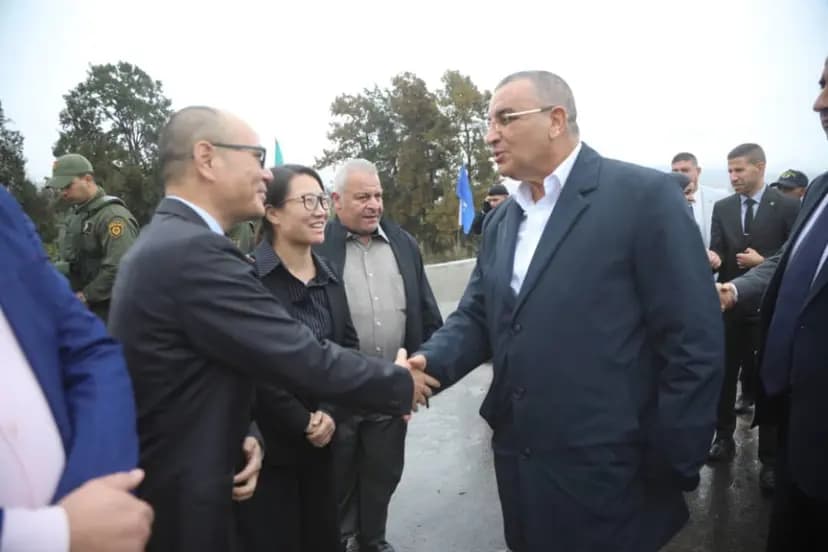 Djellaoui inaugure des installations et inspecte des projets à Bejaia