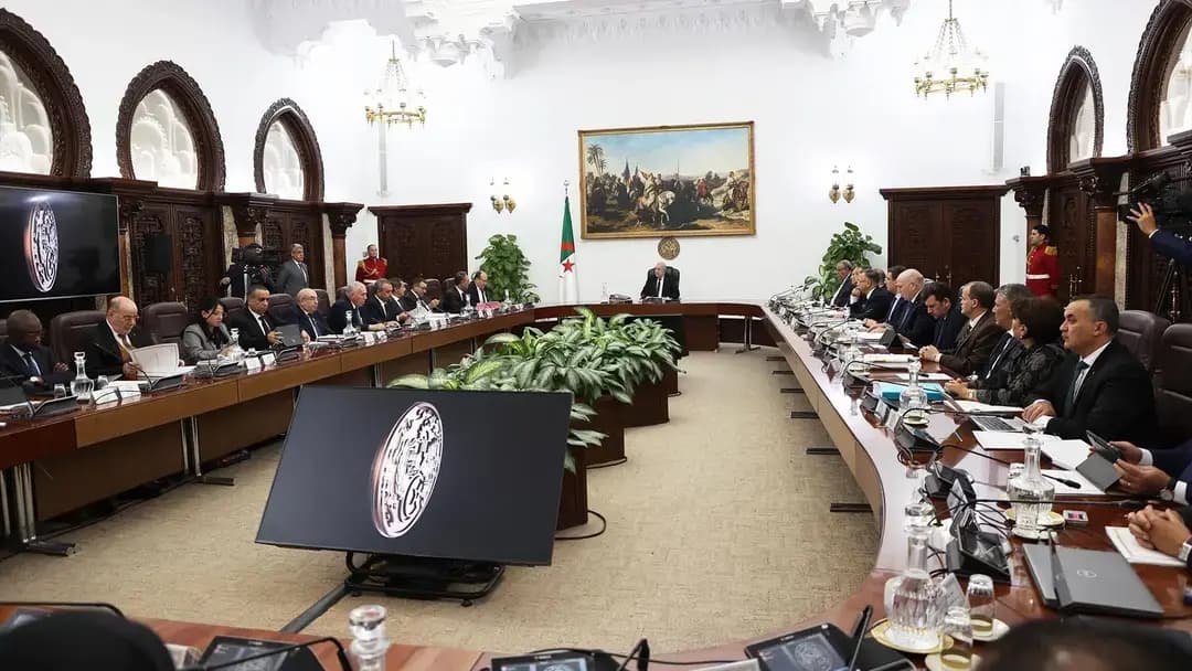 Le président de la République préside une réunion du Conseil des ministres