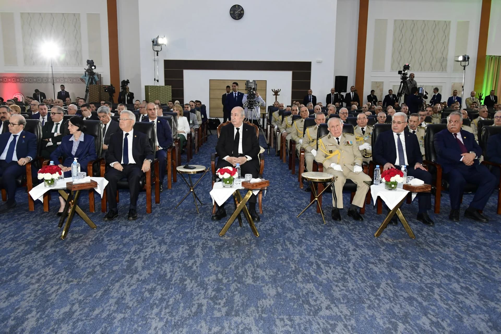 Le président de la République Abdelmadjid Tebboune préside la cérémonie de célébration du 4ème anniversaire de la Journée nationale de l'Armée nationale populaire au Cercle national de l'Armée à Béni-Messous.