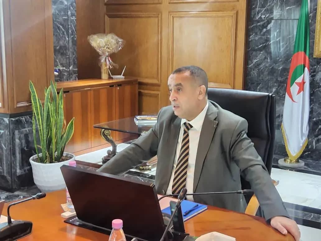 Energie : M. Adjal appelle à redoubler d'efforts pour améliorer les performances du secteur