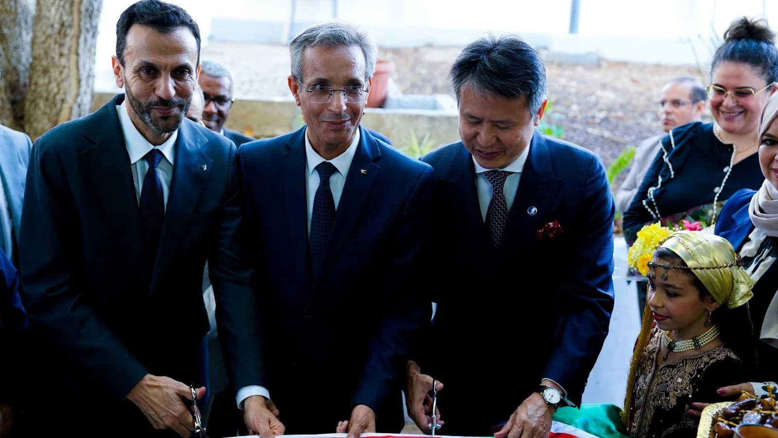 Les ministres de la Culture Zouhir Ballalou et de l'Économie de la connaissance Noureddine Ouadah, aux côtés du directeur général de l'OMPI Daren Tang, inaugurent l'ouverture du bureau extérieur de l'OMPI en Algérie.