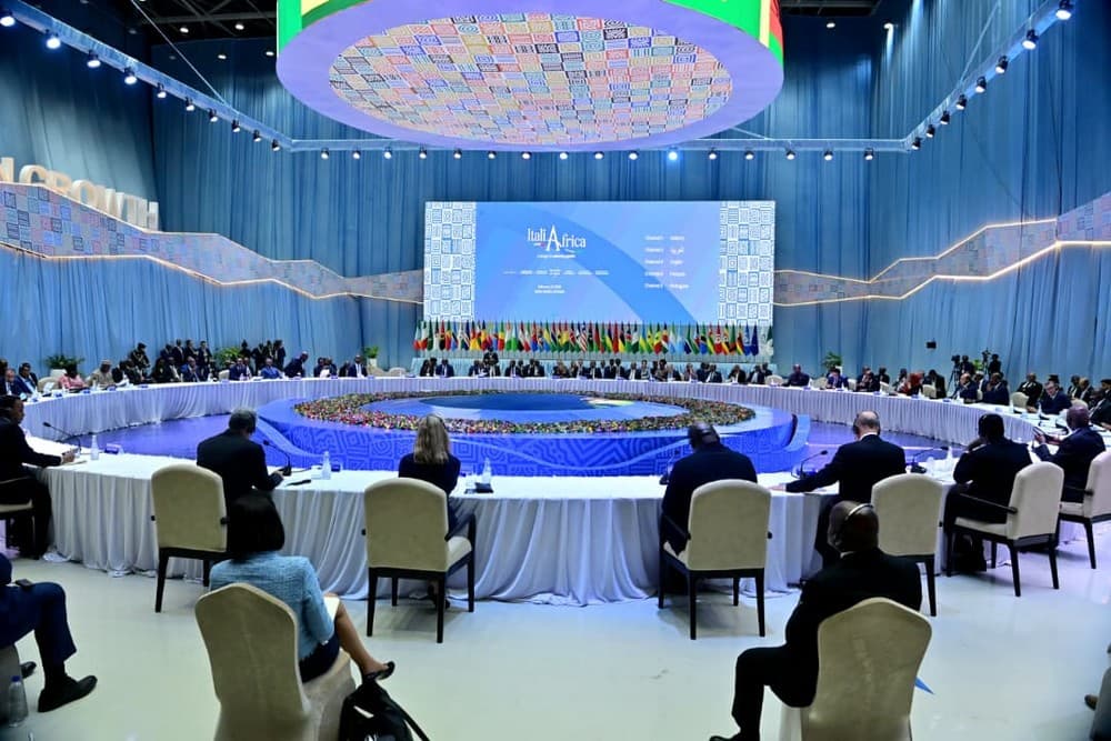 Début des travaux du Sommet Afrique-Italie avec la participation du Premier ministre, représentant le président de la République