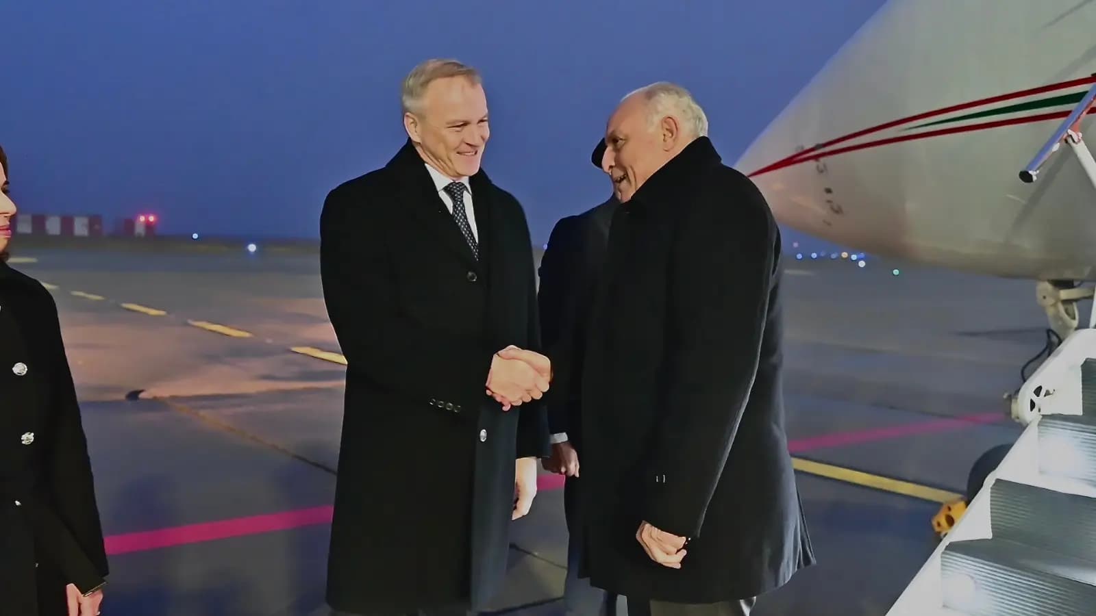 Chargé par le président de la République, Attaf arrive en Slovaquie en visite officielle