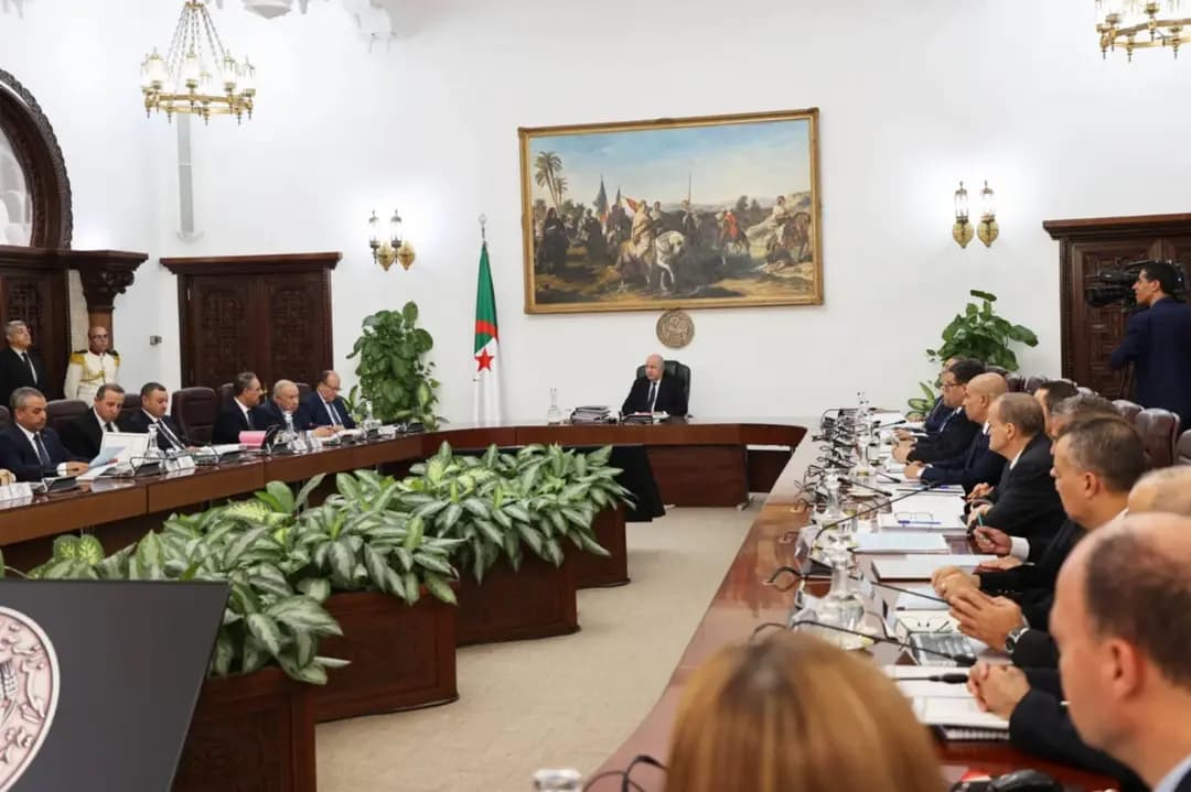 Le président de la République préside une réunion du Conseil des ministres