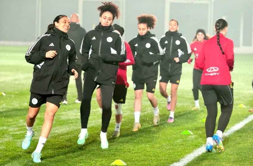 La sélection algérienne entame son stage à Sidi Moussa