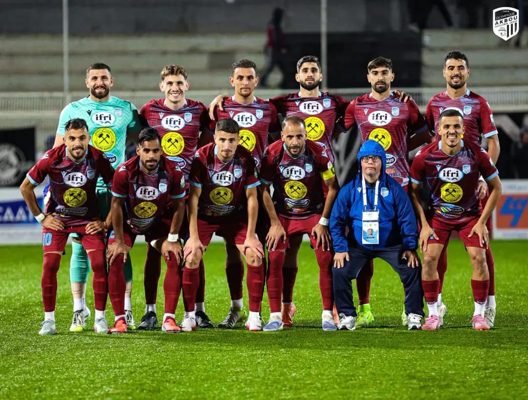 L'Olympique Akbou bat l'ASO (2-1) et se hisse à la deuxième place
