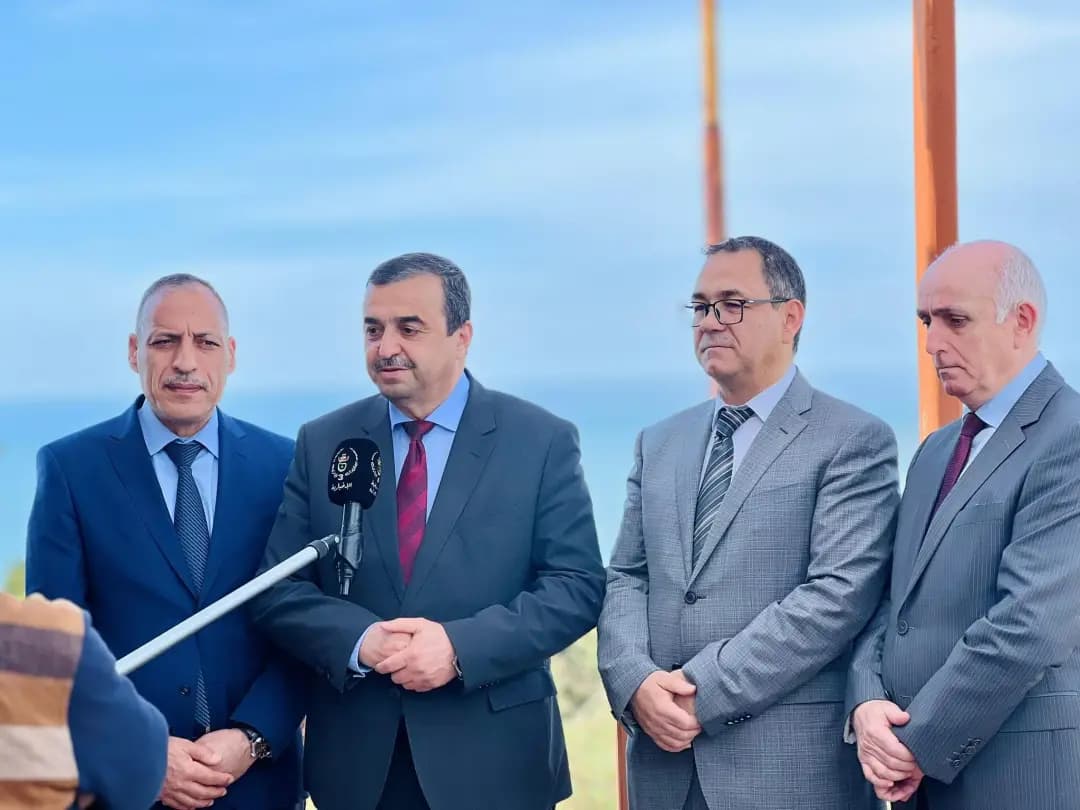 Arkab inspecte l'usine de dessalement d'eau de mer "Koudiet Draouche"