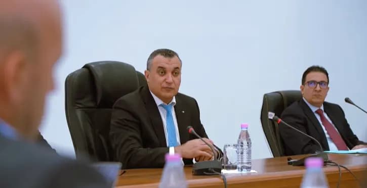 M. Zerrouki préside une réunion consacrée au suivi de la qualité des services et à la stabilité des réseaux durant la saison estivale