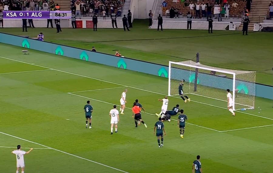 L'Algérie bat l'Arabie saoudite (2-0)