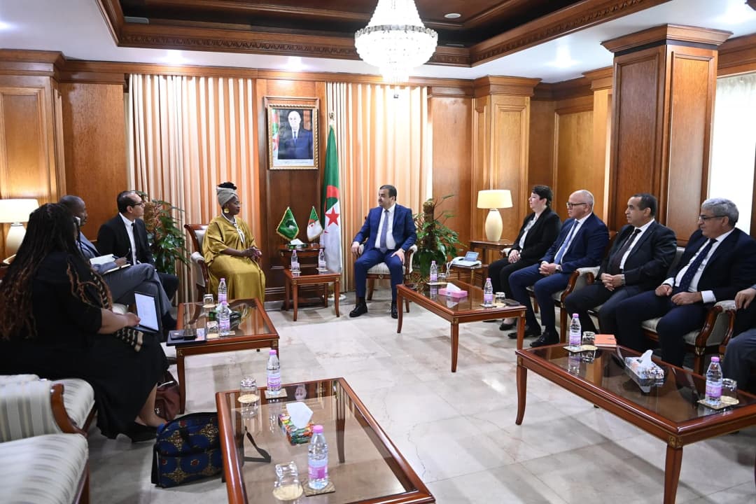 Le ministre d'Etat, ministre de l'Energie, des Mines et des Energies renouvelables, Mohamed Arkab a reçoit la Commissaire à l'énergie et aux infrastructures de l'UA, Lerato Dorothy Mataboge en visite en Algérie pour participer à la 12 édition des Journées scientifiques et techniques.