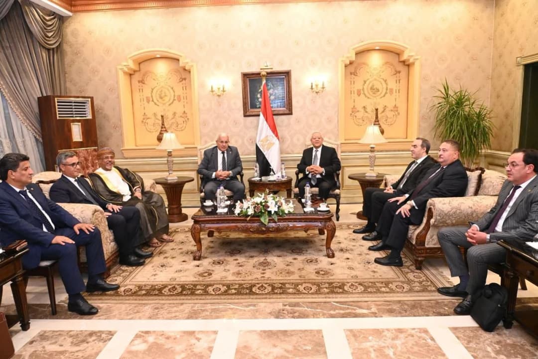 Le président de l’Assemblée populaire nationale (APN) Brahim Boughali arrive au Caire pour présider les travaux de la 39e réunion du Comité exécutif de l’Union interparlementaire arabe.
