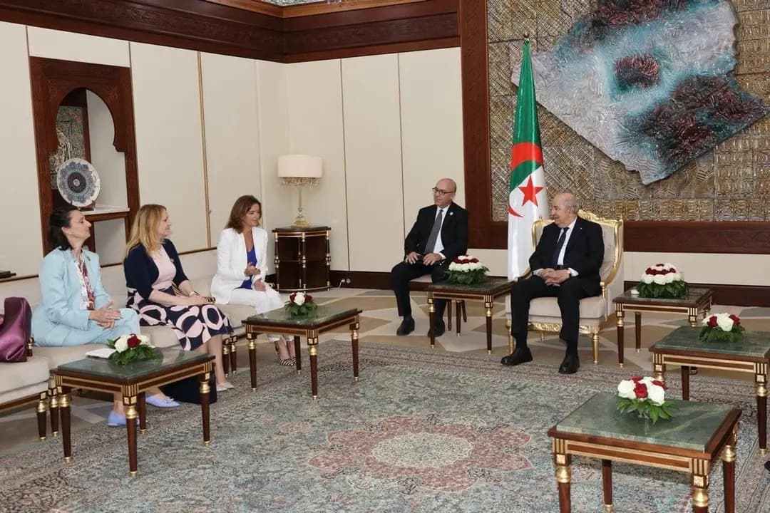 Le président de la République reçoit la vice-Première ministre, ministre des Affaires étrangères et européennes de la République de Slovénie

