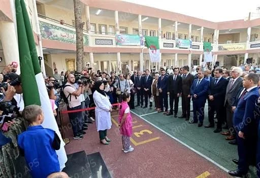 Le ministre de l'Education nationale Sadaoui donne le coup d'envoi officiel depuis Alger.