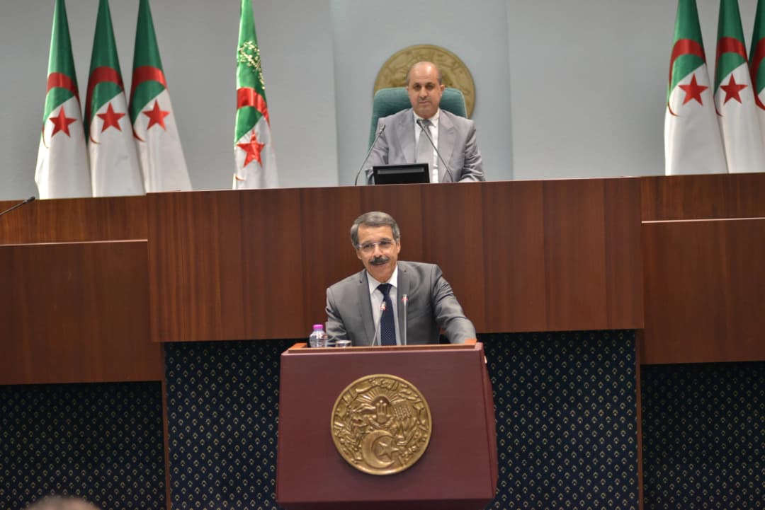 Le ministre des Finances répond aux préoccupations des députés