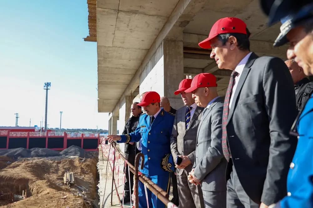 Rabehi et Badaoui inspectent à Alger les travaux de réalisation d'un hôtel et du siège de la mutuelle générale de la Sûreté nationale