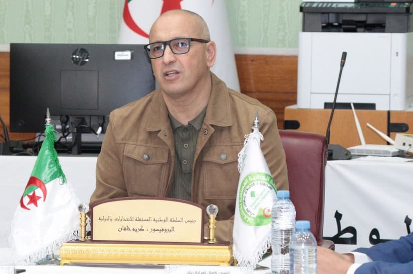 Khelfane se réunit avec les coordinateurs de wilayas pour s'enquérir de l'état de préparation de l'ANIE au niveau local