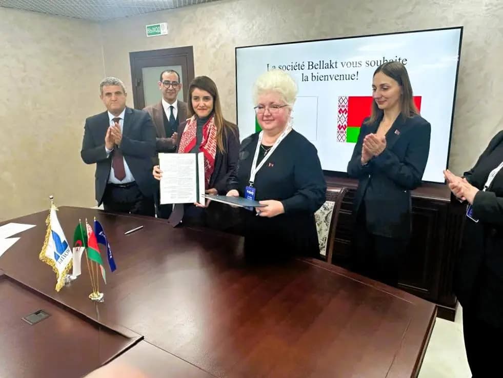 Le groupe Giplait signe un accord de coopération avec la société biélorusse "Bellakt" pour la production du lait infantile en Algérie