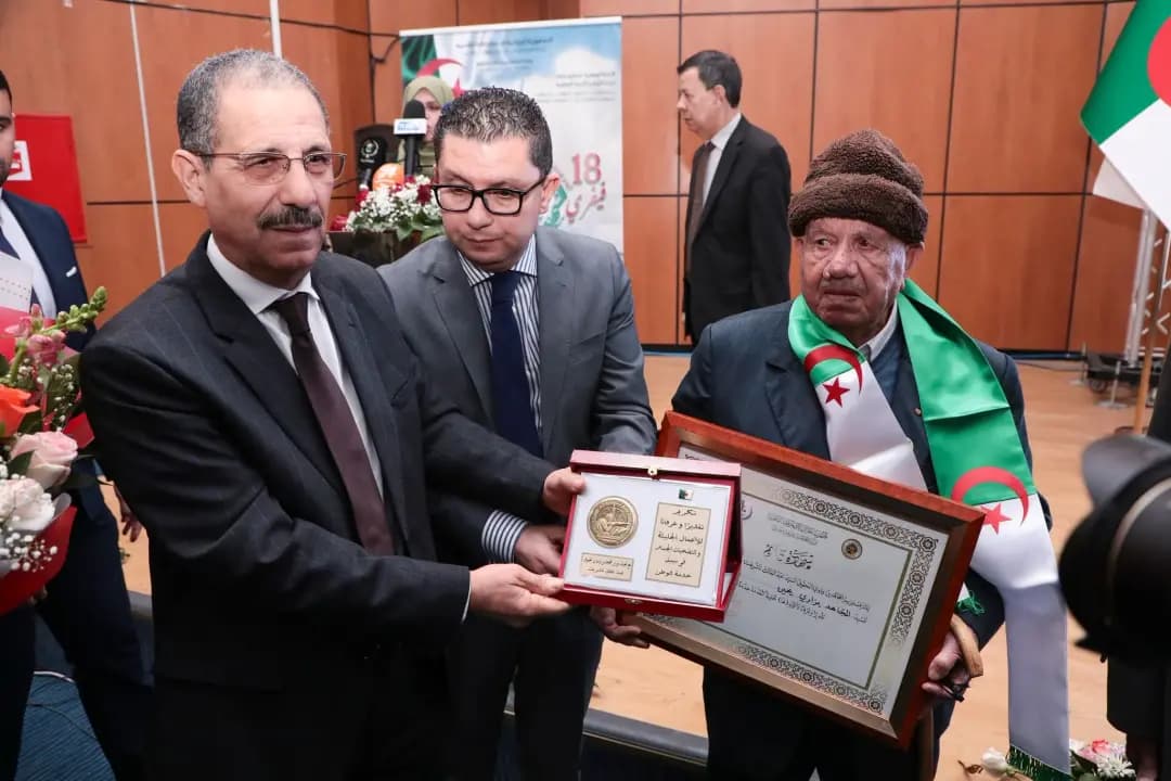 Hommage à la famille révolutionnaire et inauguration de projets dans les wilayas du centre 