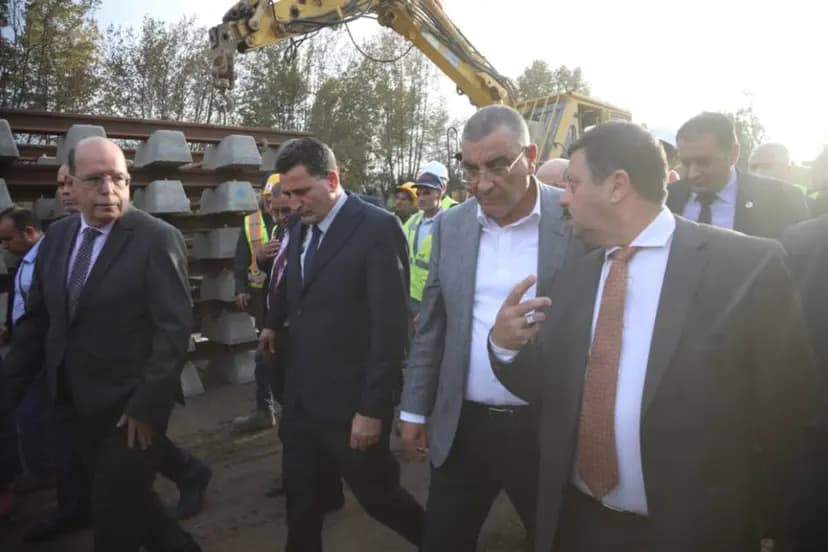 Djellaoui inaugure des installations et inspecte des projets à Bejaia