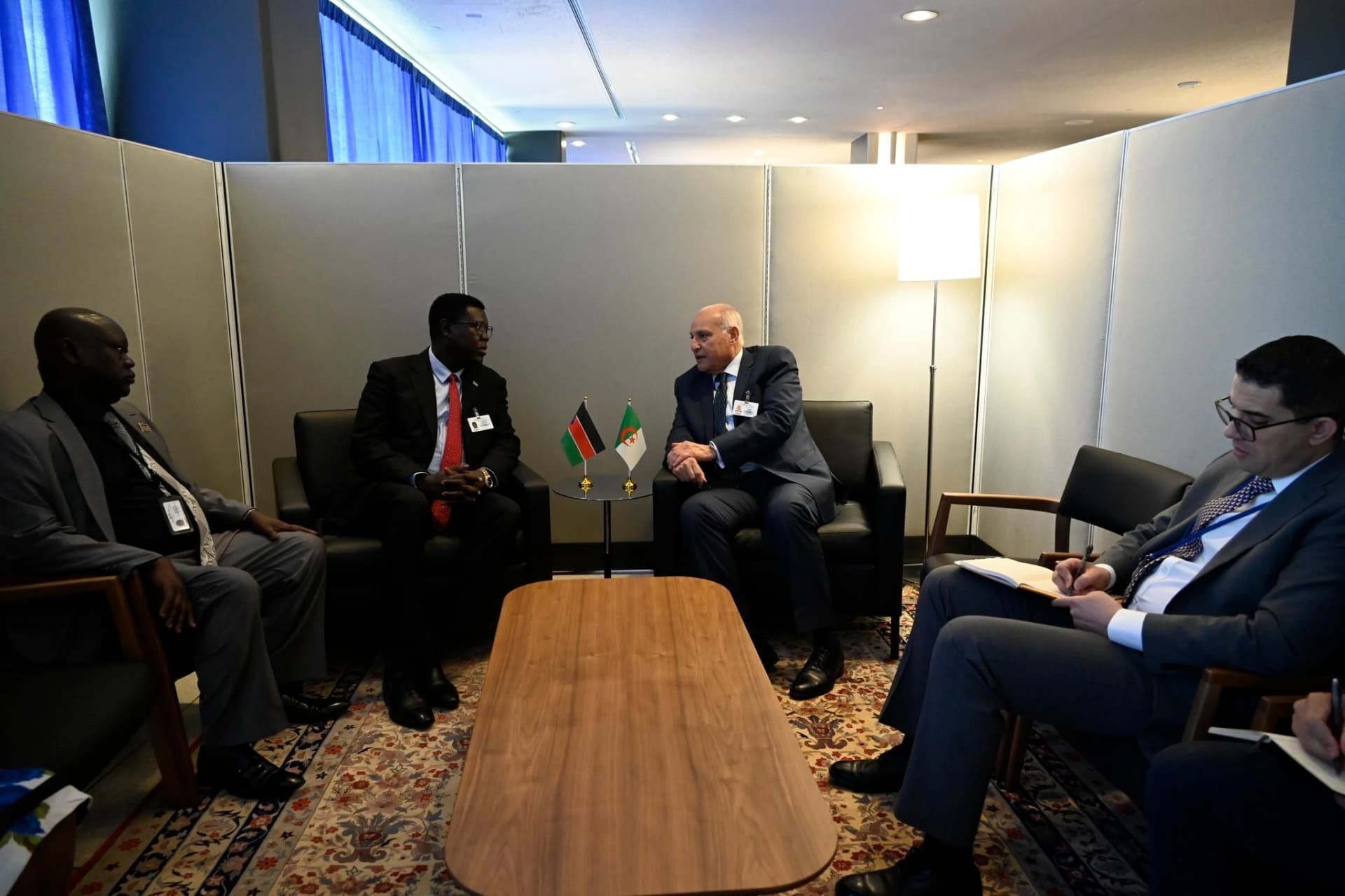 Le ministre des Affaires étrangères Ahmed Attaf tient à New York plusieurs rencontres bilatérales 