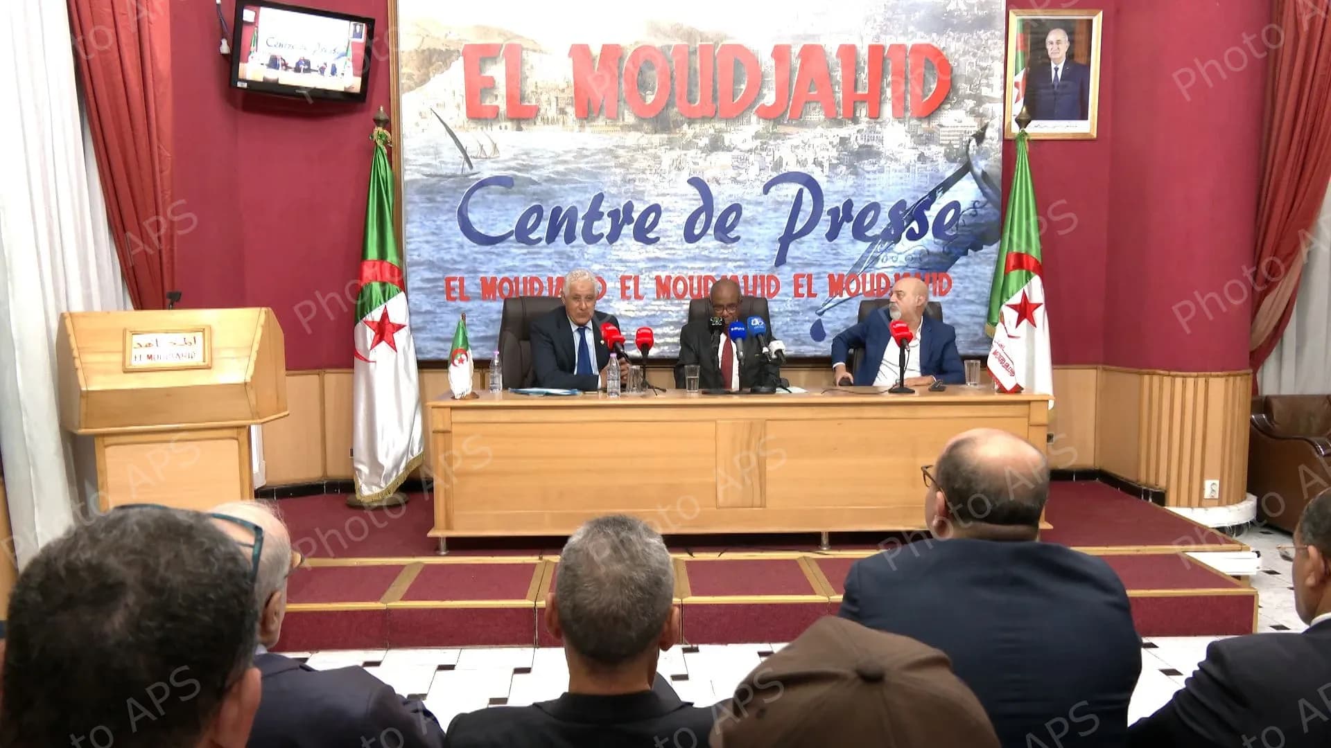 Le parcours militant du moudjahid et ancien président du HCE Ali Kafi au centre d'une conférence à Alger