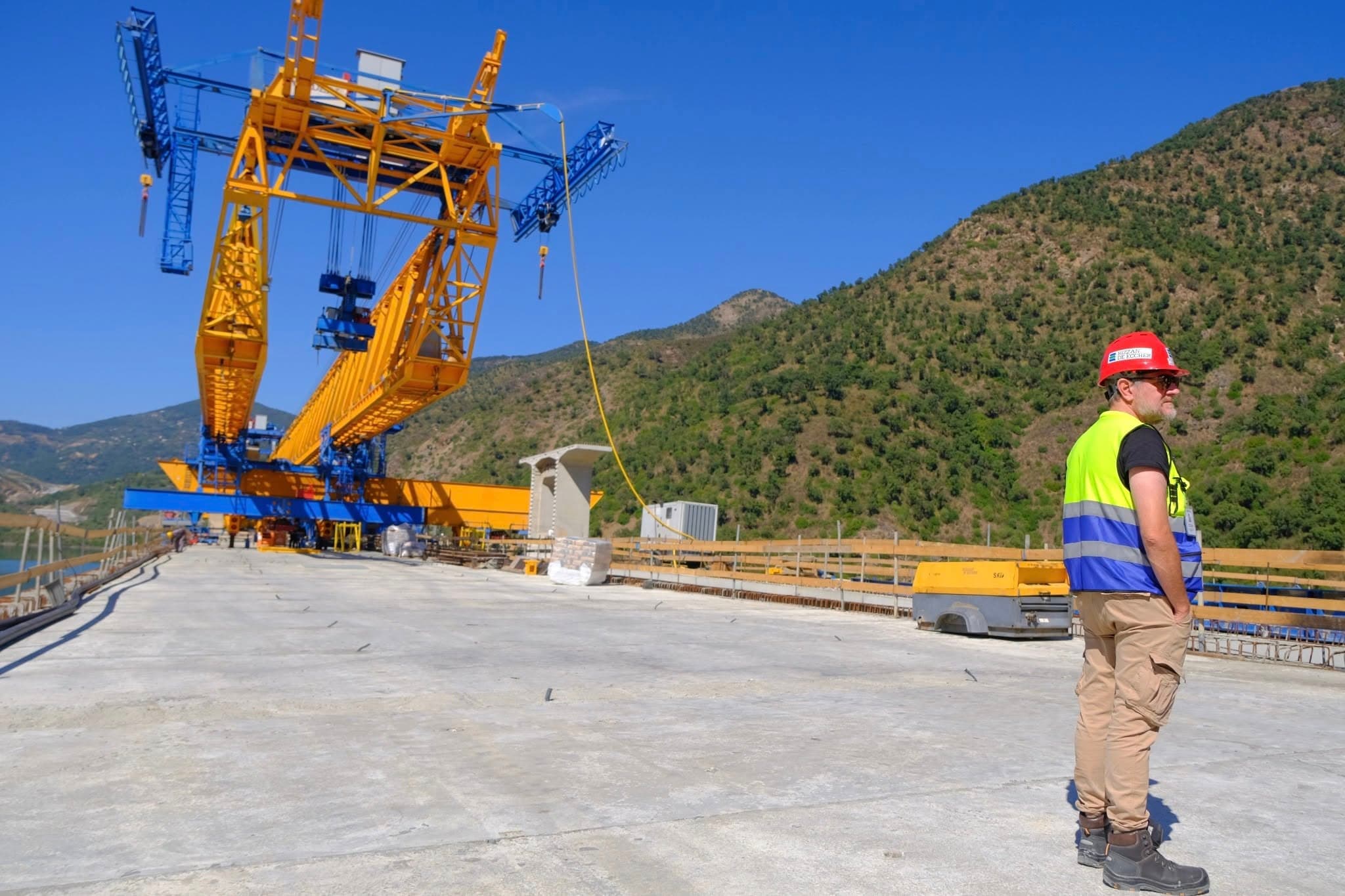 le projet de la  pénétrante autoroutière Djen Djen (Jijel)-El Eulma (Sétif) 
