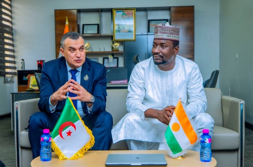 Renforcer la coopération bilatérale dans le domaine des télécommunications et des technologies numériques

 