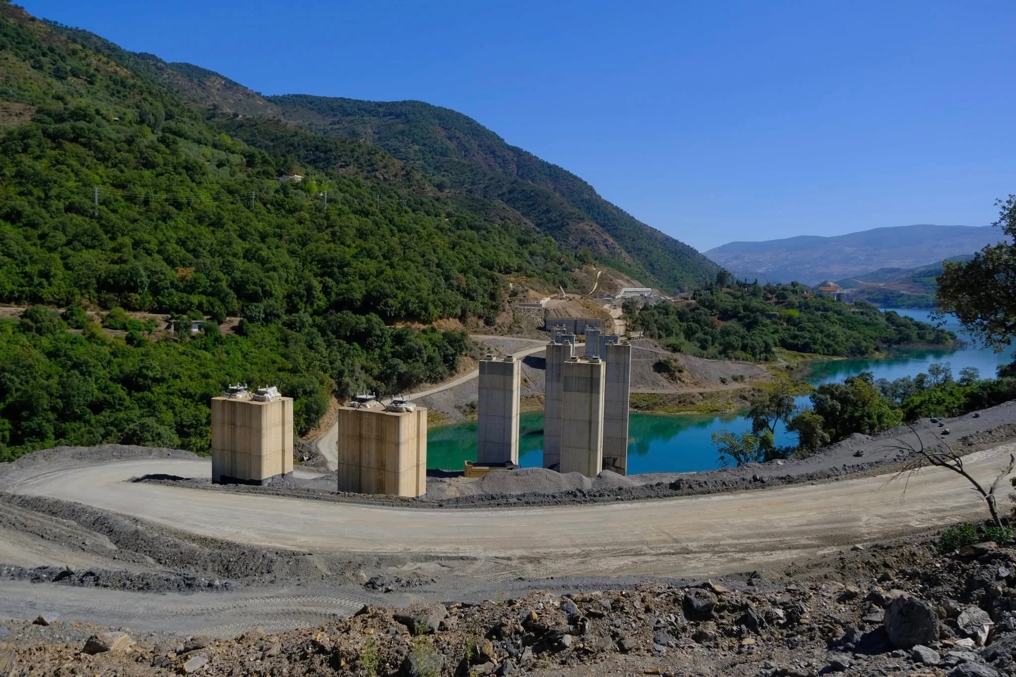 le projet de la  pénétrante autoroutière Djen Djen (Jijel)-El Eulma (Sétif) 
