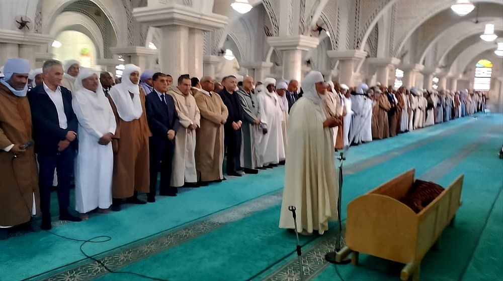 Le défunt Hadj Mohamed Achour Kherrazi inhumé au cimetière de la ville d'Adrar