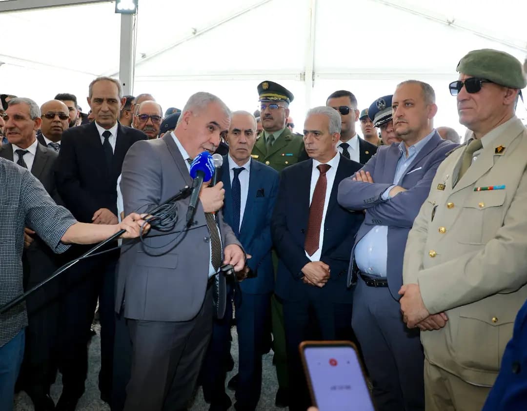 Hanifi s’enquiert des travaux de la phase pré-exploitation de la mine de phosphate de Bled El Hadba