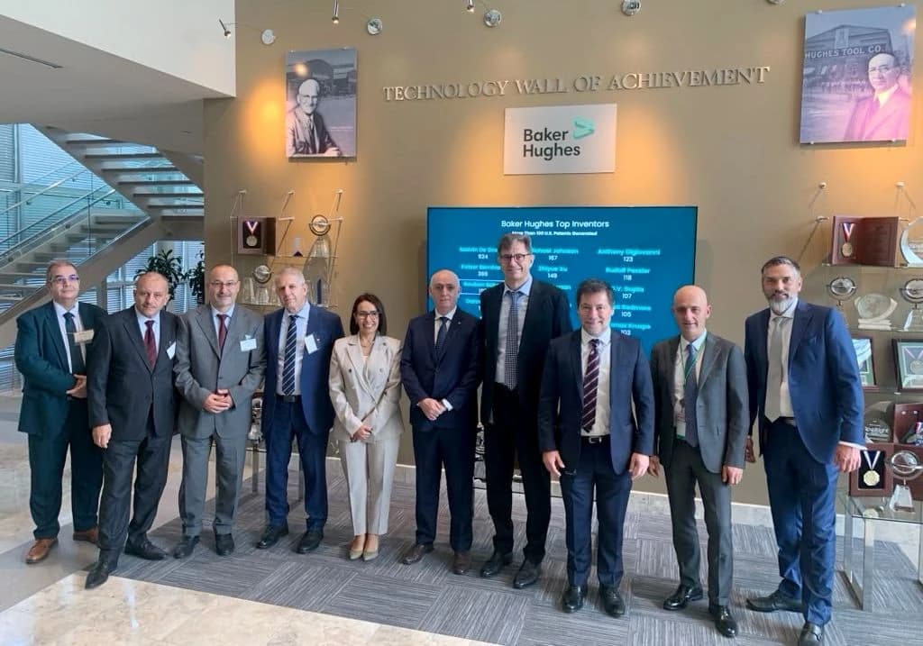 Le PDG du groupe Sonatrach s'entretient avec des responsables des sociétés Baker Hughes et KBR