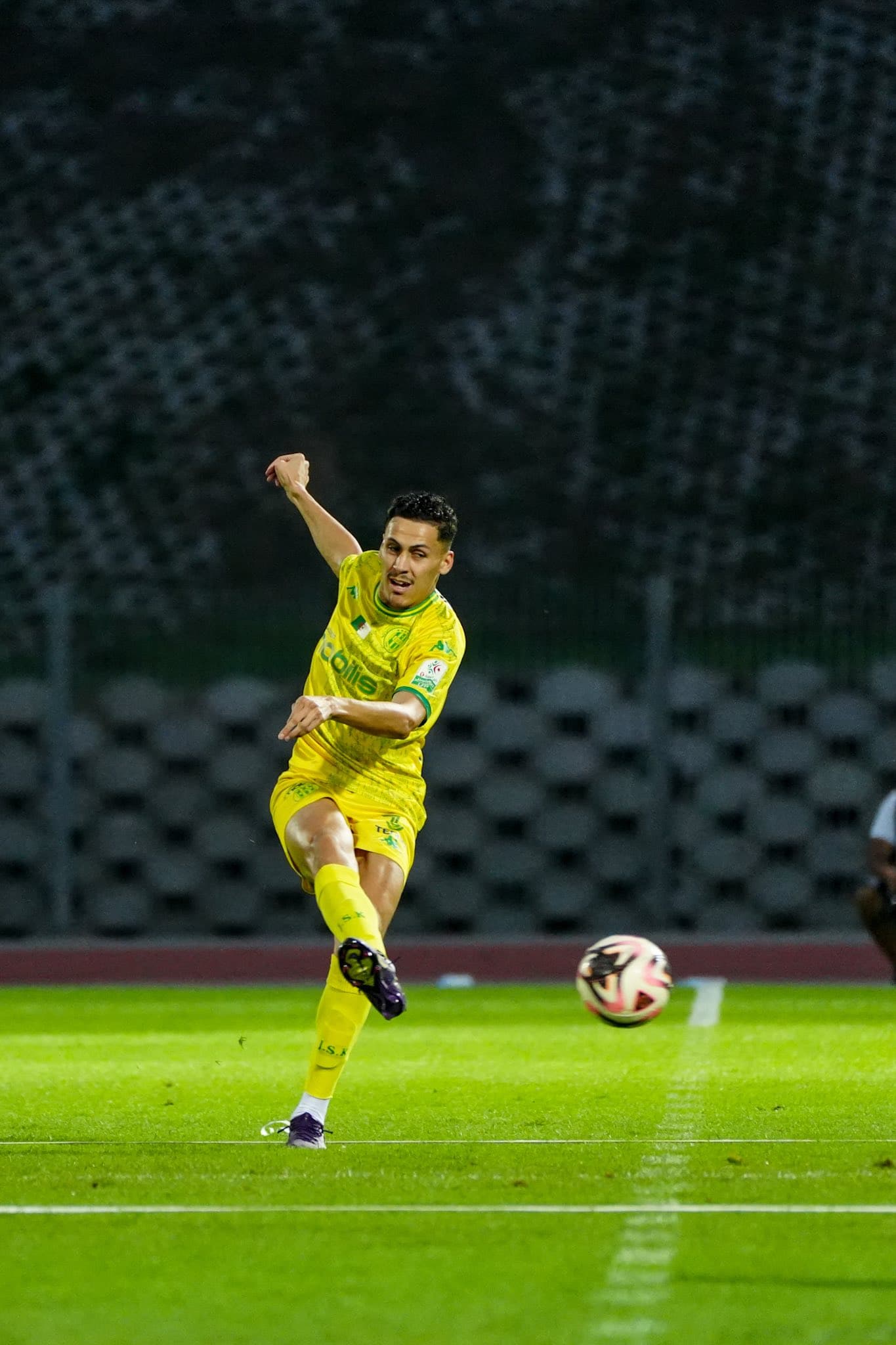 la JS Kabylie s'impose face au RC Kouba (2-1)