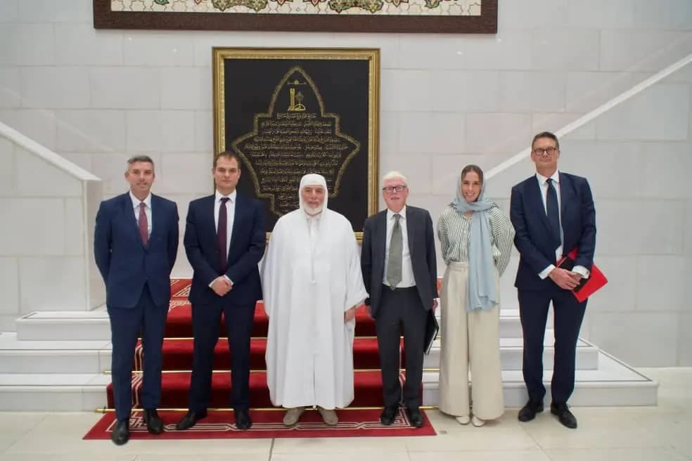 Le recteur de Djamaâ El-Djazaïr reçoit le sous-secrétaire d'Etat britannique aux affaires du Moyen-Orient et de l'Afrique du Nord