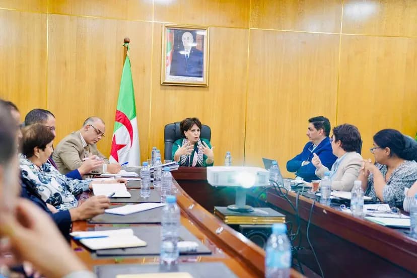 Bendouda insiste sur le respect des délais de remise de la Carte d’artiste